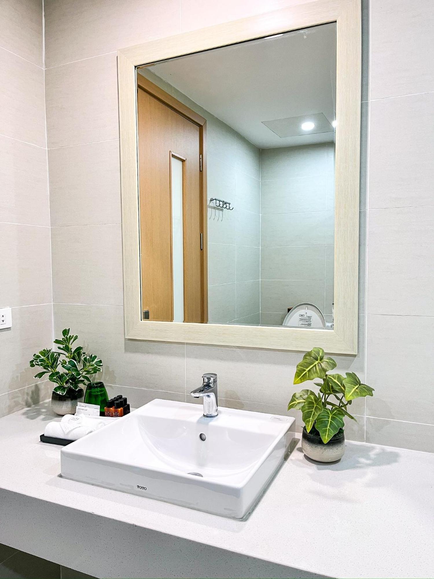 Căn hộ The Setai Apartments Linh Lang By Xoi Residences